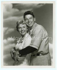 3r489 WINNING TEAM 8x10 still '52 best romantic c/u of baseball player Ronald Reagan & Doris Day!