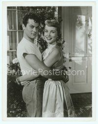 3s237 JANET LEIGH/TONY CURTIS 8x10 still '50s full-length portrait of the couple hugging!