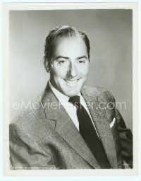 3s329 MICHAEL WILDING 8x10 still '50s portrait wearing suit & tie smiling really big!