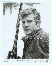 3s396 ROBERT REDFORD 8x10 still '69 super close up holding skis from Downhill Racer!