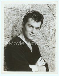 3s474 TONY CURTIS 8x10 still '50s intense close portrait with his arms crossed!