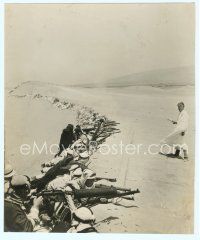 4j119 LAWRENCE OF ARABIA deluxe 10x12 still '62 David Lean, Peter O'Toole about to give signal!