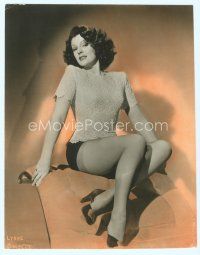 4j129 LYNNE BAGGETT deluxe 10.5x13.25 still '40s sexy seated portrait in skimpy outfit showing legs!