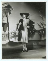 4j175 ROSALIND RUSSELL deluxe 10x13 still '40s full-length in daytime frock with cool mink scarf!