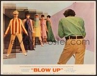 4k081 BLOW-UP LC #7 '67 Antonioni, David Hemmings photographs sexy models in wild outfits!