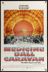 4r632 MEDICINE BALL CARAVAN 1sh '71 rock 'n' roll, cool image of crowd of hippies & tie-dye!