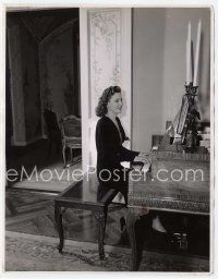 4s342 IRENE DUNNE candid 8x10 still '44 portrait of the pretty star at home playing her piano!