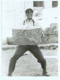 4s494 SPY WHO LOVED ME 7x9.5 still '77 best close up of Richard Kiel as Jaws holding huge boulder!