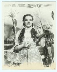 4s551 WIZARD OF OZ 8x10 still R70 great close up of Judy Garland in her gingham dress!