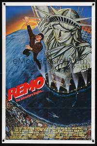 5b693 REMO WILLIAMS THE ADVENTURE BEGINS 1sh '85 Fred Ward clings to the Statue of Liberty!