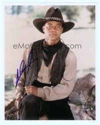 5g243 CUBA GOODING JR. signed color 8x10 REPRO still '00s c/u in cowboy outfit from Lightning Jack!