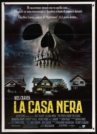 5h183 PEOPLE UNDER THE STAIRS Italian 1p '92 Wes Craven, image of huge skull looming over house!