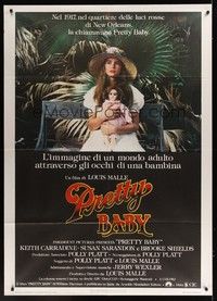 5h185 PRETTY BABY Italian 1p '78 directed by Louis Malle, young Brooke Shields sitting with doll!