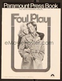 5j408 FOUL PLAY pressbook '78 wacky Lettick art of Goldie Hawn & Chevy Chase, screwball comedy!