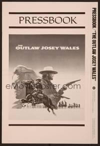 5j727 OUTLAW JOSEY WALES pressbook '76 director & star Clint Eastwood is an army of one!