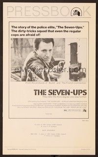 5j826 SEVEN-UPS pressbook '74 close up of elite policeman Roy Scheider pointing gun!