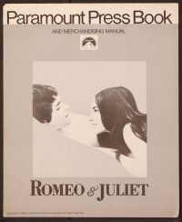 5j796 ROMEO & JULIET pressbook R76 Franco Zeffirelli's version of William Shakespeare's play!