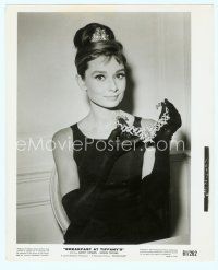 6a003 BREAKFAST AT TIFFANY'S 8x10 still '61 sexy elegant Audrey Hepburn holding diamond necklace!