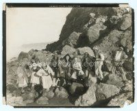 6a446 PETER PAN 8x10.25 still '24 great image of Ernest Torrence as Captain Hook with his pirates!