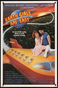 6h143 EARTH GIRLS ARE EASY 1sh '89 great image of Geena Davis & alien Jeff Goldblum on space ship!