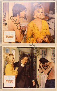 6j856 THERE'S A GIRL IN MY SOUP 3 LCs '71 great images of Peter Sellers, young Goldie Hawn!