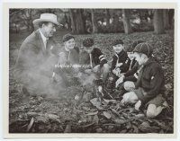 6k392 JOHN WAYNE 7x9 news photo '60s in cowboy hat laughing at a campfire with six Boy Scouts!