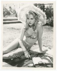 6k432 LOLITA 8x10 still '62 Kubrick, great close up of sexy Sue Lyon in two-piece swimsuit!