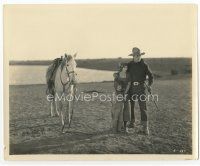 6k596 SUNDOWN 8x10 still '24 cowboy Roy Stewart with Bessie Love & their child and horse!