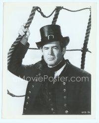 6m444 ROBERT RYAN 8x10 still '62 close up in cool costume holding ship's rigging from Billy Budd!