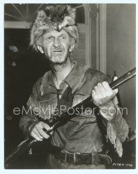 6m515 WALTER BRENNAN 8x10 still '38 c/u with rifle & coonskin hat in The Buccaneer by Richardson!