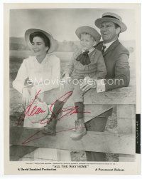 6s166 JEAN SIMMONS signed 8x10 still '63 with Robert Preston & kid from All the Way Home!