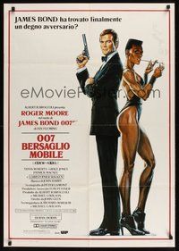 7a424 VIEW TO A KILL Italian 1sh '85 art of Roger Moore as Bond & smoking Grace Jones by Gouzee!