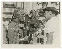 7b169 CLEOPATRA candid 8x10 still '63 Joseph Mankiewicz talks to Hume Cronyn & Rex Harrison on set!