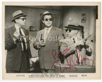 7c115 MICKEY ROONEY signed 8x10 still '58 in sunglasses, A Nice Little Bank That Should Be Robbed!