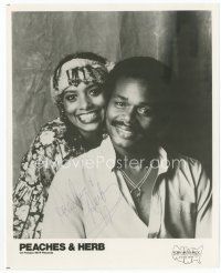 7c124 PEACHES & HERB signed 8x10 publicity photo '70s smiling portrait of the great pop duo!