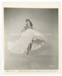 7f119 DINAH SHORE 8x10 still '43 in billowing dress from Thank Your Lucky Stars!