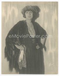 7f124 DOROTHY PHILLIPS deluxe 7.5x9.5 still '20s standing portrait with great fur coat by Evans!