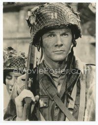 7f446 STEVE FORREST 7x9 still '62 close up in uniform holding rifle from The Longest Day!