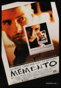 7x453 MEMENTO DS 1sh '00 Christopher Nolan, great Polaroid images of Guy Pearce & Carrie-Anne Moss!