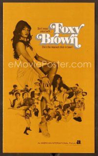 7y277 FOXY BROWN pressbook '74 don't mess with meanest chick Pam Grier, she'll put you on ice!