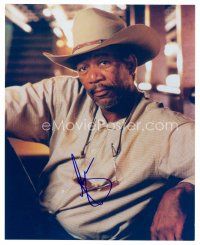 8h080 MORGAN FREEMAN signed color 8x10 REPRO still '00s close seated portrait wearing cowboy hat!