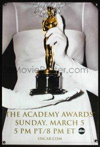 8m010 78th ANNUAL ACADEMY AWARDS 1sh '06 cool Studio 318 design of woman w/gloves holding Oscar!