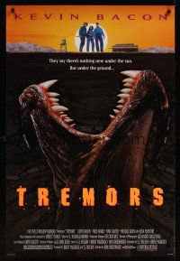8m701 TREMORS DS 1sh '90 Kevin Bacon, Fred Ward, great sci-fi horror image of monster worm!
