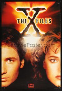 8m776 X-FILES TV 1sh '94 close-up image of FBI agents David Duchovny & Gillian Anderson!