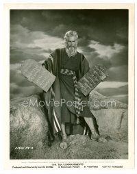8x060 CHARLTON HESTON 8x10 still '56 c/u as Moses holding the tablets from The Ten Commandments!
