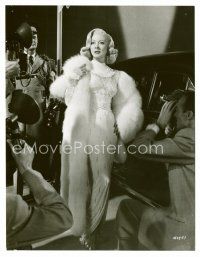 8x190 GREER GARSON 7.25x9.25 still '54 full-length in incredible gown & surrounded by reporters!