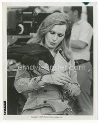 8x519 SALLY KELLERMAN 8x10 still '70 great candid image of Hot Lips with bird on her arm from MASH!