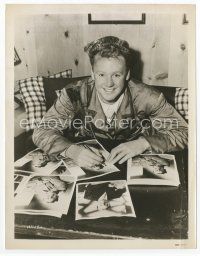 8x590 VAN JOHNSON 8x10 still '40s autographing portraits of himself in his dressing room!