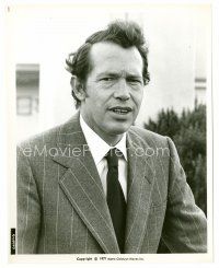 8x603 WARREN OATES 8x10 still '71 close up in suit & tie as a private detective from Chandler!