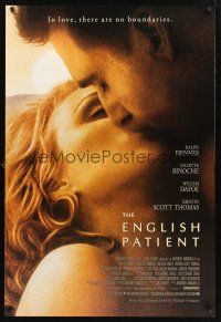 8z357 ENGLISH PATIENT 1sh '96 Ralph Fiennes & Juliette Binoche kiss close-up!